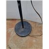Image 4 : *Metal Floor Lamp- As Is Approx. 5 Ft. Tall - Cannot Ship