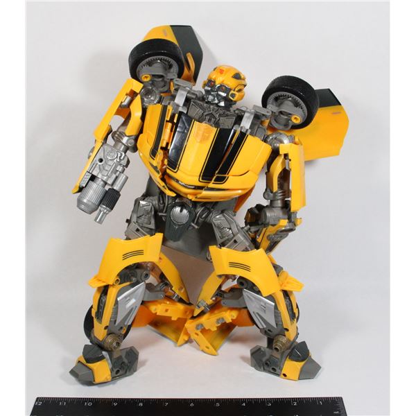 TRANSFORMERS BUMBLEBEE 2011 TALKING WITH