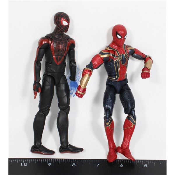 TWO SPIDER-MAN FIGURES 2021 BLACK SUIT  2017 RED