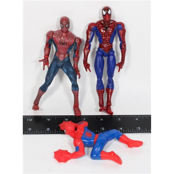 THREE SPIDER-MAN FIGURES CLIMBING SPIDER-MAN 2010