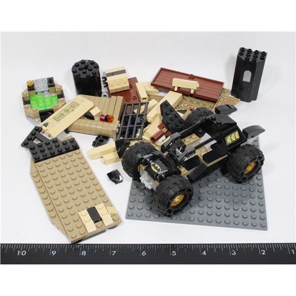 BATMAN #76056 RETIRED COMES WITH MANUALS