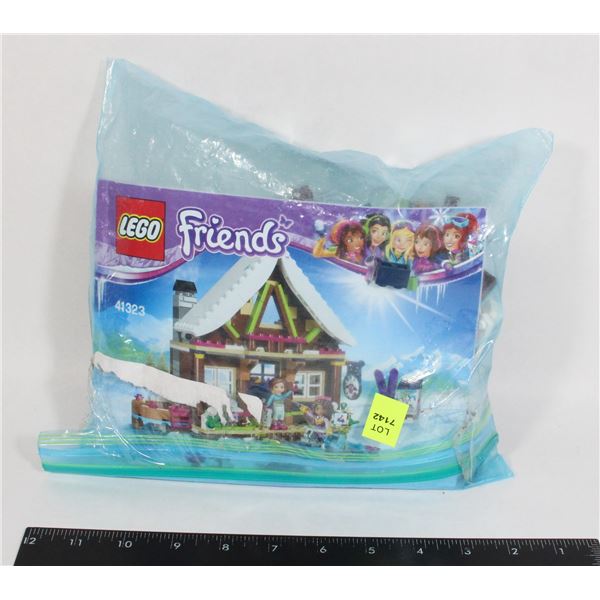 LEGO FRIENDS 41323 SNOW RESORT CHALET RETIRED