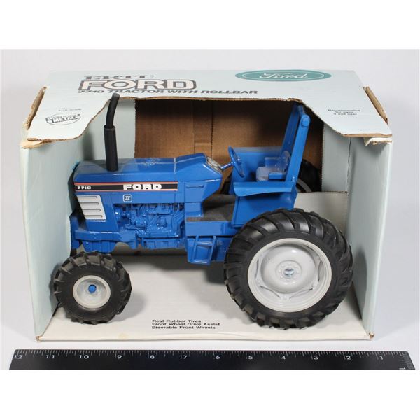 FORD 7710 TRACTOR WITH ROLLBAR 1/16 SCALE DIE CAST