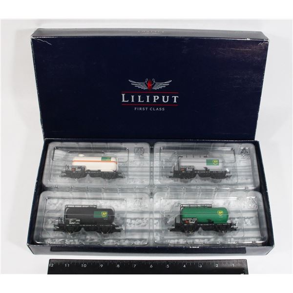 LILIPUT FIRST GLASS 1:87 SCALE TRAIN SET IN