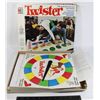 Image 1 : VINTAGE MILTON BRADLEY TWISTER GAME