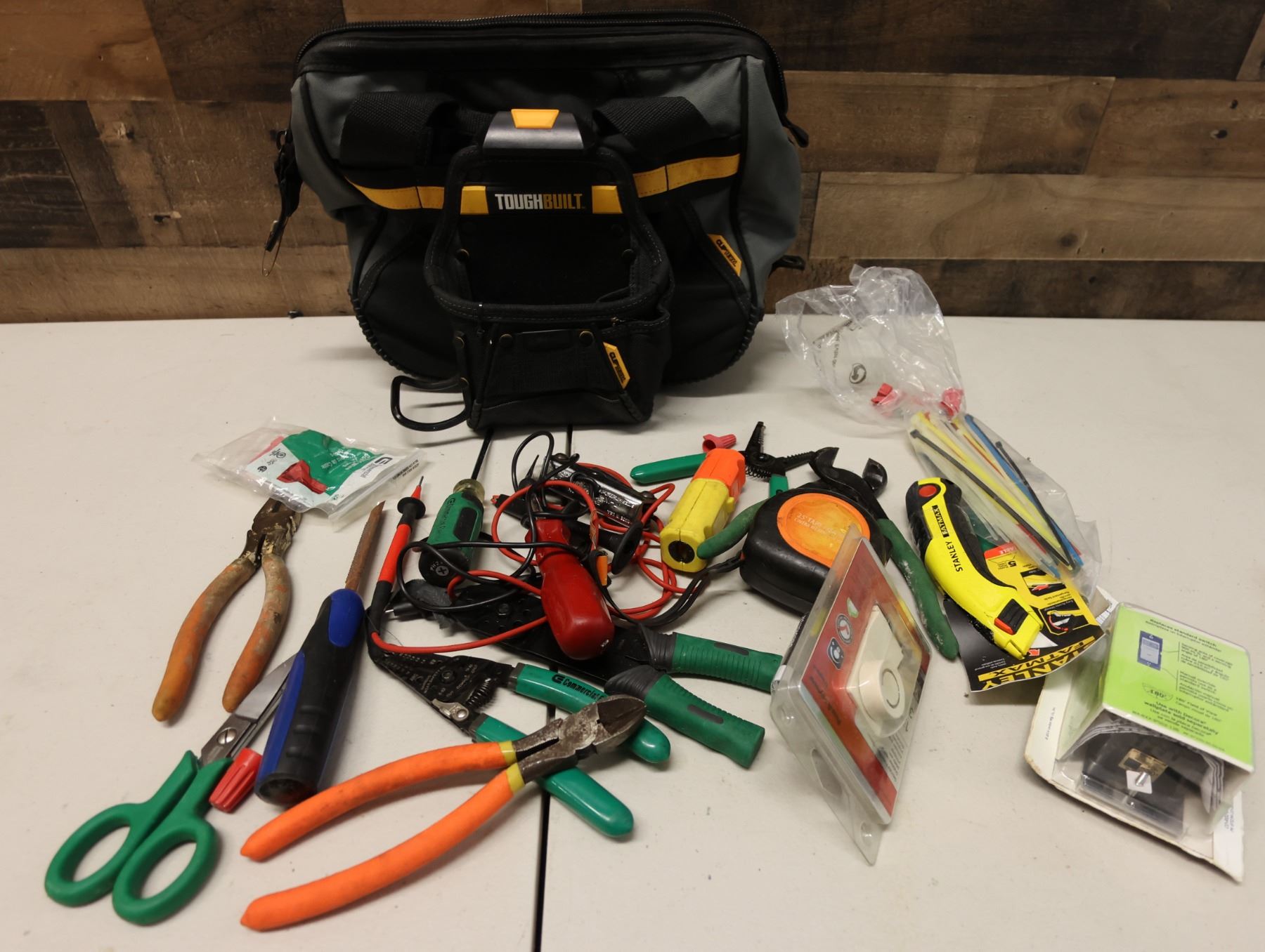 Multiple Hand Tools Multiple Hand Tools in Tough Built Case: Scissors, Wire Cutters ...