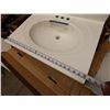 Image 3 : Newport Sink & Countertop w/ Backsplash 24" x 18"