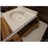 Image 4 : Newport Sink & Countertop w/ Backsplash 24" x 18"