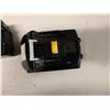 Image 11 : Qty 6 Makita Batteries, 1 Charger & Carry Case