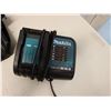 Image 19 : Qty 6 Makita Batteries, 1 Charger & Carry Case