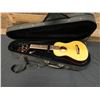 Image 21 : Greg Bennett UK70 Concert Ukulele 24"L w/ Case