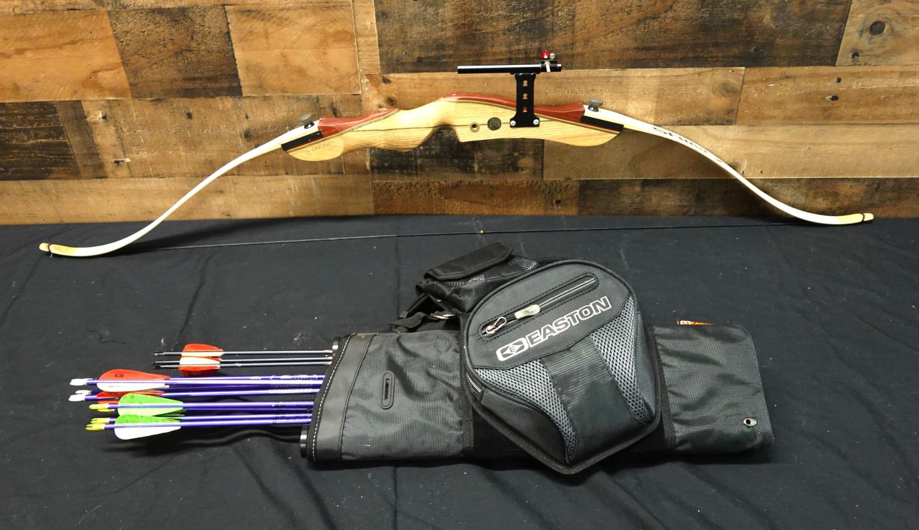Left Handed Bo Samick Left Handed Recurve Bow w/ Sight, Quiver, Arrows, Arm Guard ...