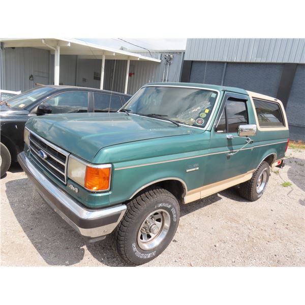 1990 Ford Bronco Eddie Bauer FX4 3-Dr. OJ SUV