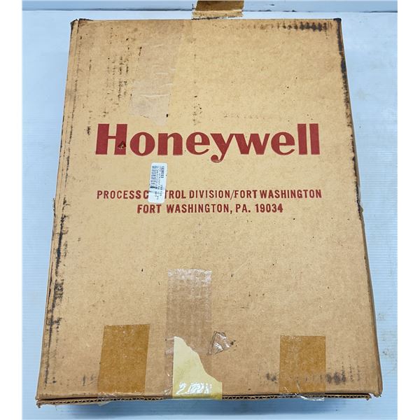 Honeywell #DR 4500 Circular Chart Window w/ Latch