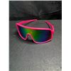 Image 2 : 1 Pair of Pink Polarized Unisex Sports Sunglasses - New
