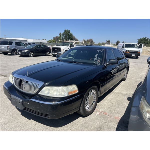 2010 Lincoln Town Car
