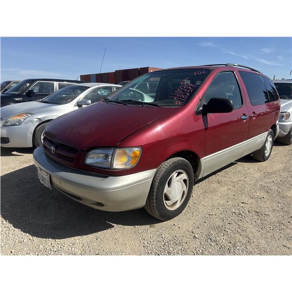 2000 Toyota Sienna