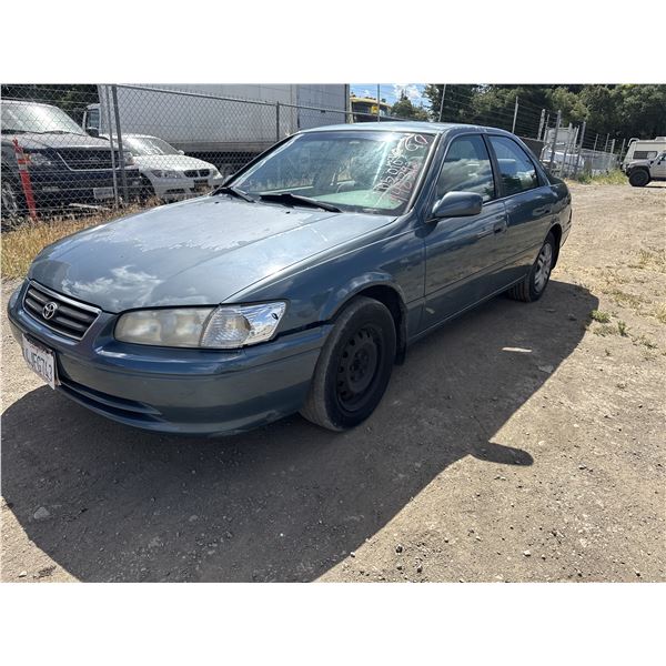 2000 Toyota Camry