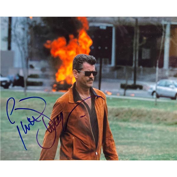 James Bond Pierce Brosnan Signed Photo. GFA Authenticated