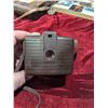 Image 3 : KODAK BROWNIE HOLIDAY FLASH CAMERA. 1954-1962 PLASTIC BODY