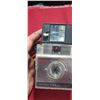 Image 7 : BROWNIE FIESTA CAMERA OUTFIT COMES IN BOX MADE IN BUENOS ARES (ARGINTINA 1962-1970)