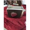Image 3 : KODAK BROWNIE 8MM MOVIE CAMERA COMES IN LEATHER CASE