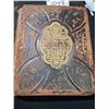 Image 2 : LARGE HOLY BIBLE POOR CONDITION NEEDS BINDING