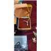 Image 3 : ASSORTED MISC PIECES OF JEWELERY