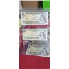 Image 8 : 32 $1 CANADIAN BILLS FROM 1973 ONE BILL IS TAPED TOGETHER - SOME UNCIRCULATED