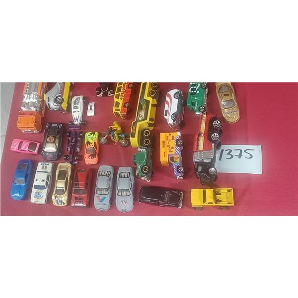 24 ASSORTED VINTAGE TOY CARS AND TRUCKS