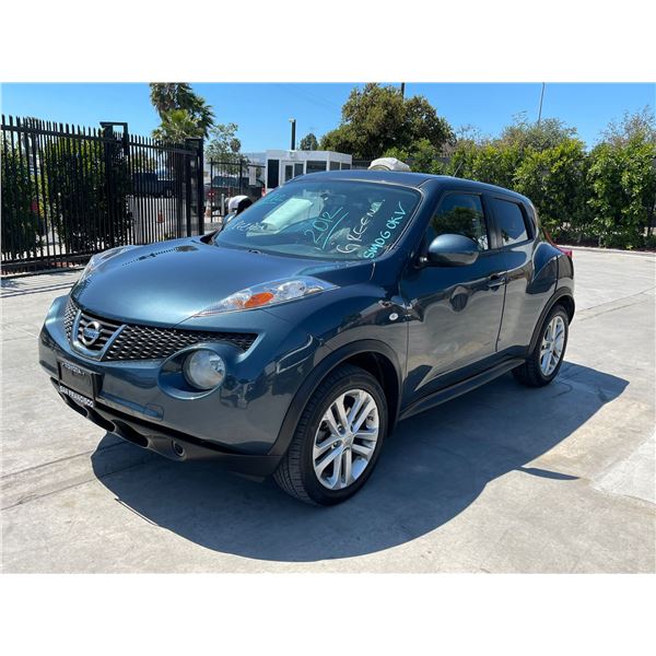 NISS JUKE 2012 O/S-WAIT/TITLE-SMOG-TMU