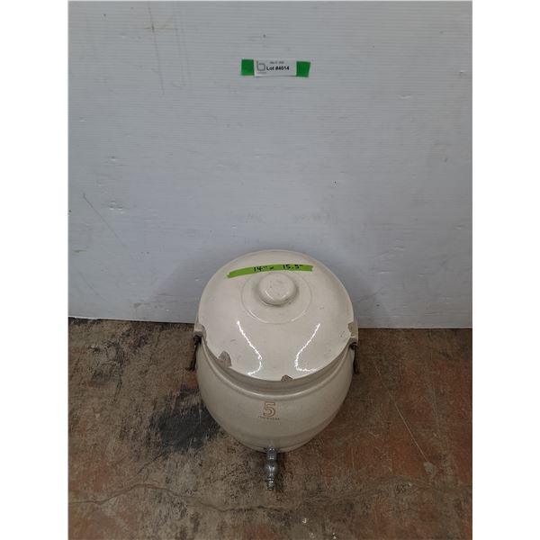 *Imperial 5 Crock Pot - Chipped, Cannot Ship