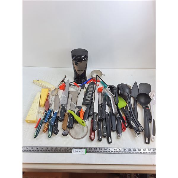 Black & Decker Can Opener - Tested, Assorted Kitchen Utensils - Mostly Knives