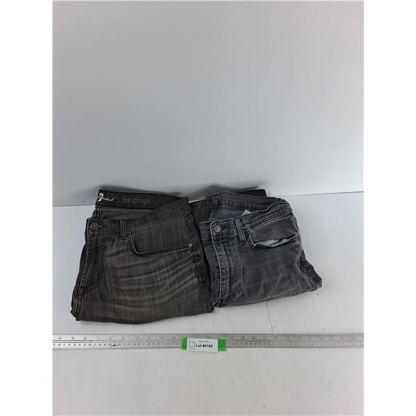 (2) Jeans - The Straight Size 7, Levi Strauss