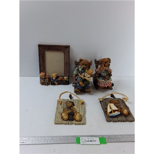 (2) Teddy Bear Music Rocking Chair, (2) Teddy Bear Wall Decoration, Teddy Bear Picture Frame