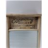 Image 2 : Vintage Economy Glass Washboard
