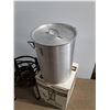 Image 4 : *Outdoor Gourmet Cooking Pot and Propane Stove - Cannot Ship