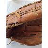 Image 3 : Daignault Rolland L75 Baseball Glove & Ball