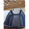 Image 2 : **Petmate Kennel Cab with Broken Tab 17" Tall x 26" Long x 17" Wide, Cannot Ship