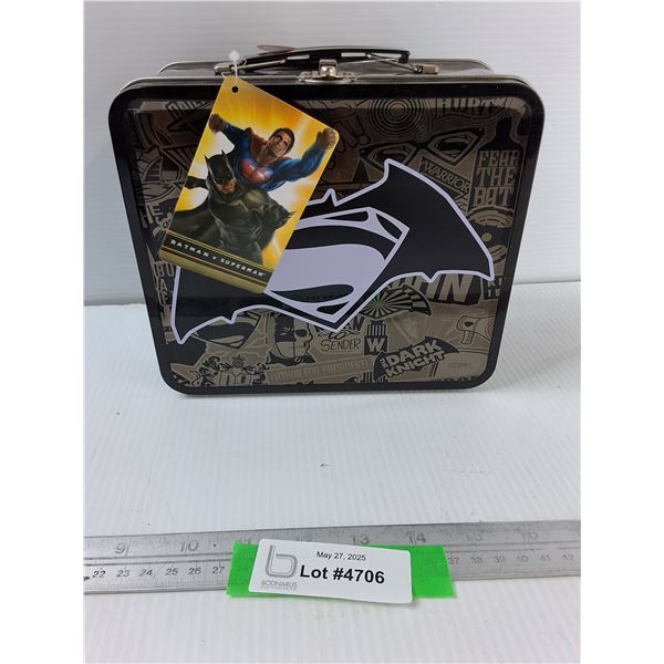 Batman VS Superman Insulated Lunch Box