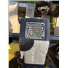 Image 12 : JOHN DEERE 18720 47-INCH QUICK-HITCH SNOW BLOWER
