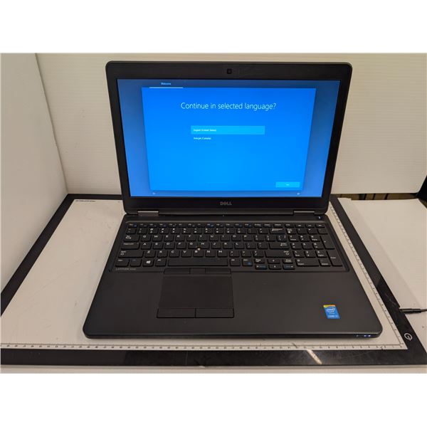 DELL LATITUDE E5550 15" i3-5010U