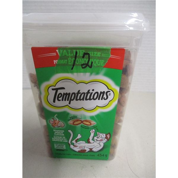 TEMPTATIONS SEAFOOD MEDLEY FLAVOR CAT TREATS (454G) - TUB