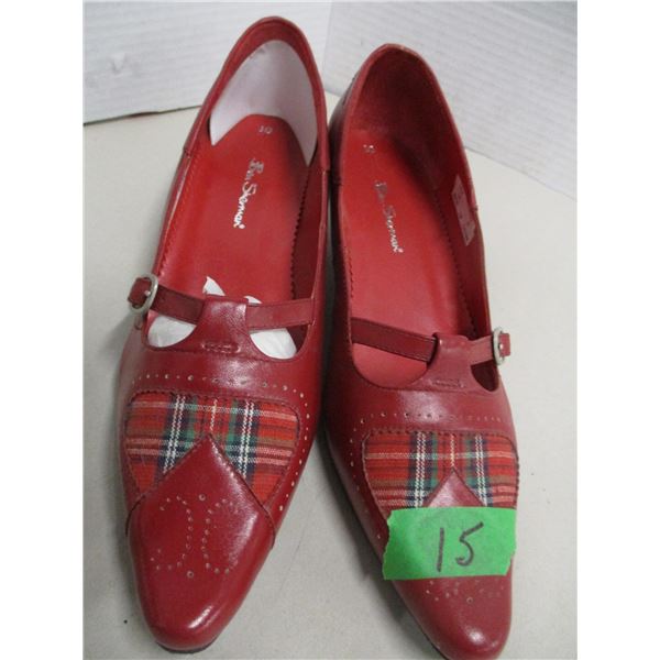 LADIES RED SHOES (SIZE 10)