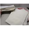 Image 2 : BOX C/W ASSORTED LINEN