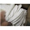 Image 3 : BOX C/W ASSORTED LINEN
