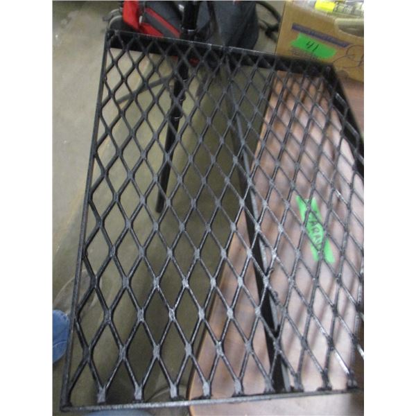 ESTATE:  METAL PLANT STAND