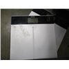 Image 3 : ESTATE:  CORONA COOLER & BATH SCALE