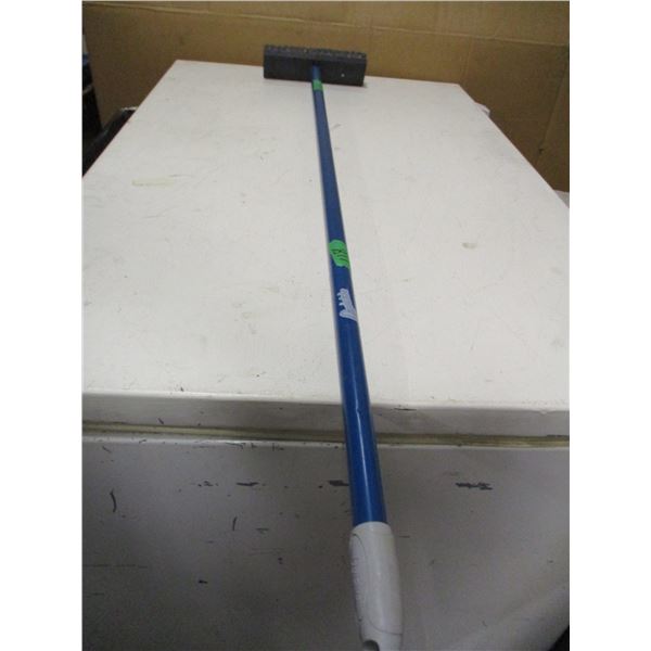 ESTATE:  SCRUB BROOM