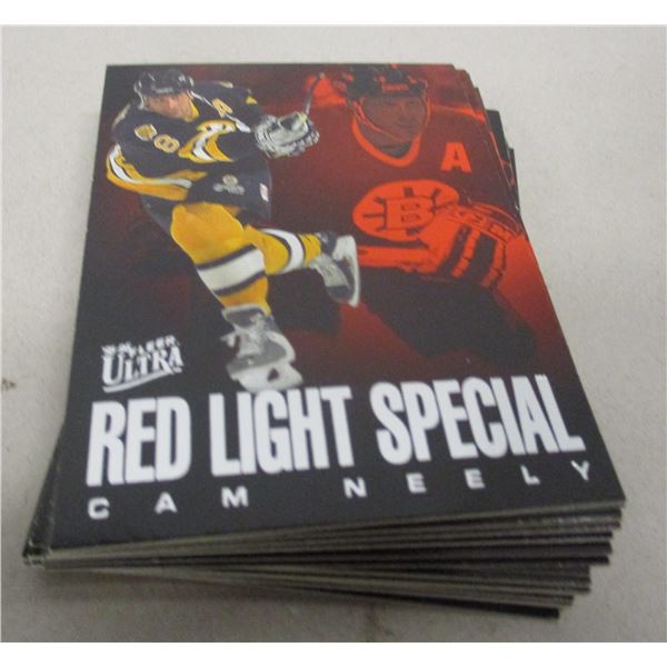 COLLECTABLE:  1995 FLEER RED LIGHT NHL CARDS (MINT)